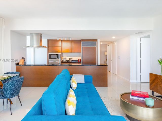 Apartment for sale  Unit #4702 - photo 7514218