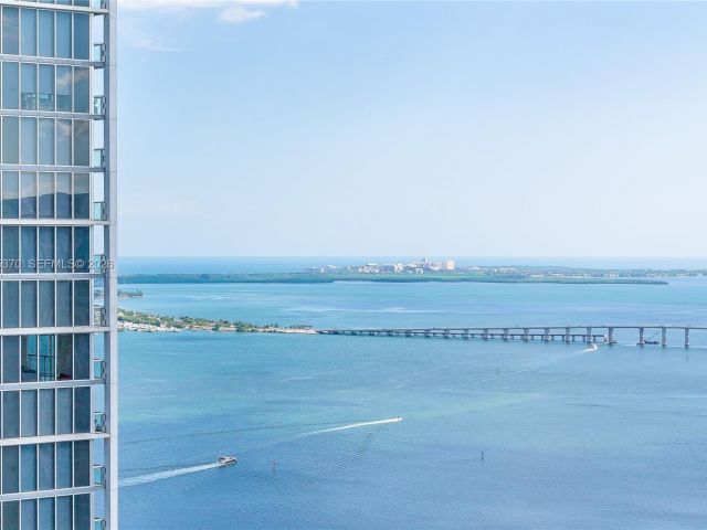 Apartment for sale  Unit #4702 - photo 7514223