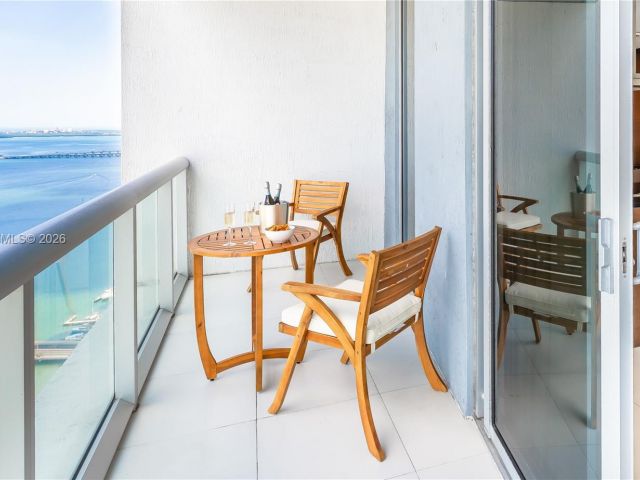 Apartment for sale  Unit #4702 - photo 7514225