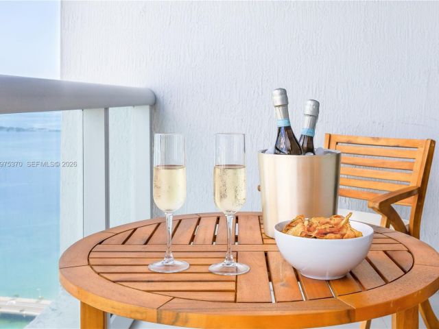 Apartment for sale  Unit #4702 - photo 7514226