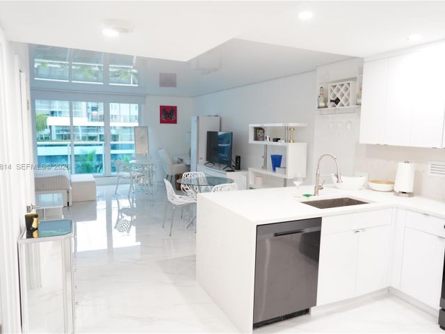 Apartment for rent  Unit #529 - photo 7522705