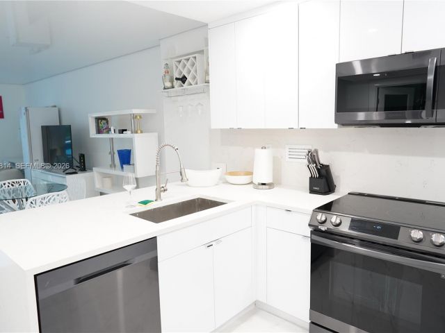 Apartment for rent  Unit #529 - photo 7522706