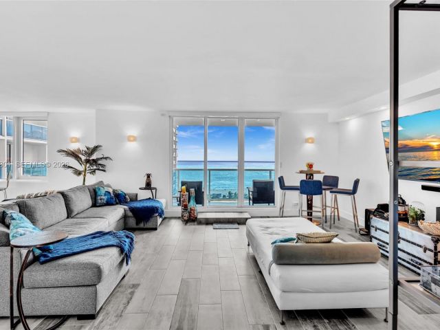 Apartment for sale  Unit #1041/42 - photo 7510152