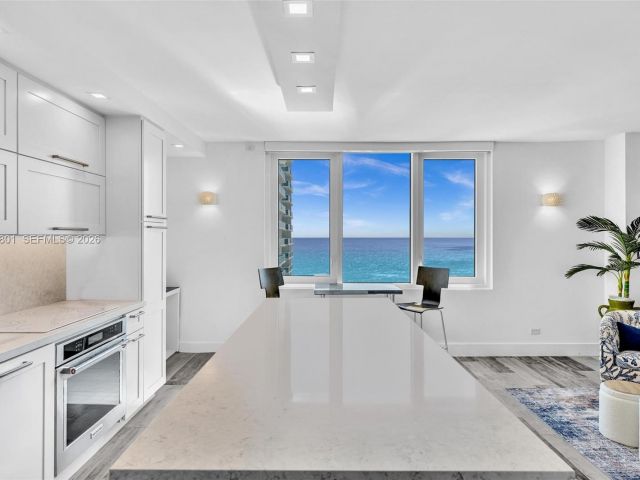 Apartment for sale  Unit #1041/42 - photo 7510162