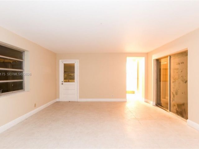 3-bedroom home for rent in Hollywood - 2514 Sherman St main - MondialRealty
