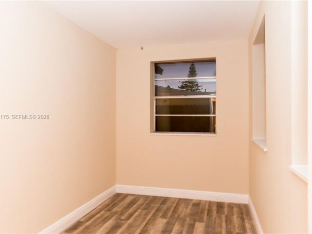 3-bedroom home for rent in Hollywood - 2514 Sherman St main - MondialRealty