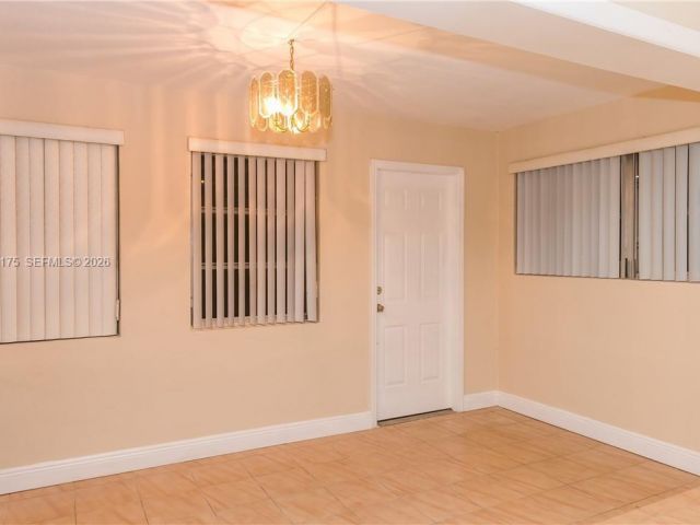 3-bedroom home for rent in Hollywood - 2514 Sherman St main - MondialRealty