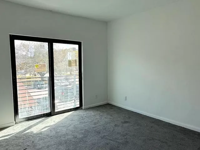3-bedroom home for sale in Hollywood - 2511 Pierce Street 2 - MondialRealty