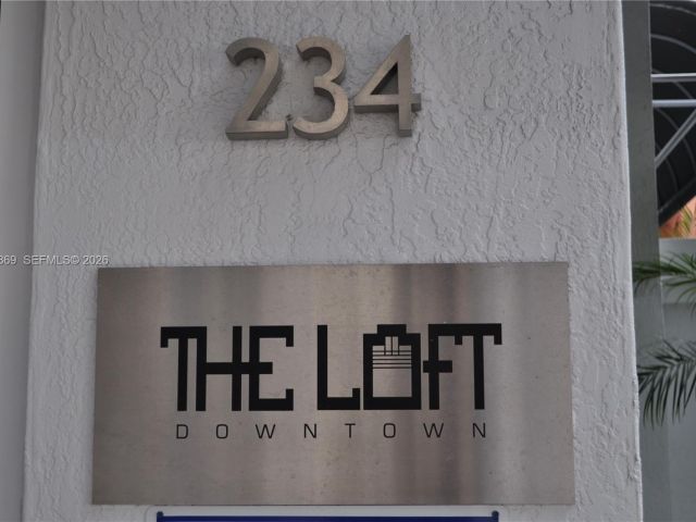 1-bedroom condo for rent in Miami - 234 NE 3rd St 908 - MondialRealty