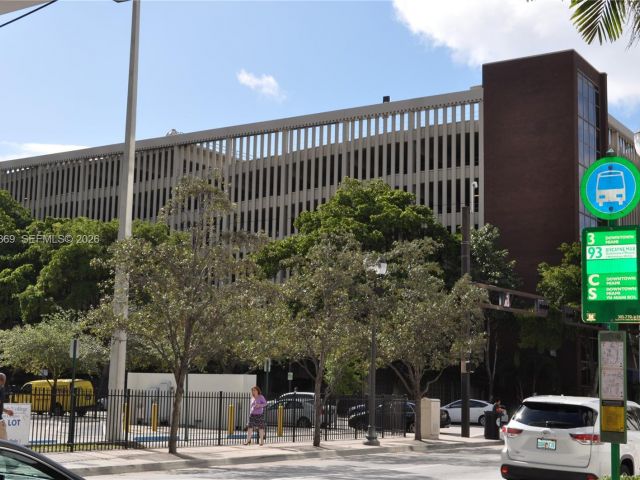 1-bedroom condo for rent in Miami - 234 NE 3rd St 908 - MondialRealty