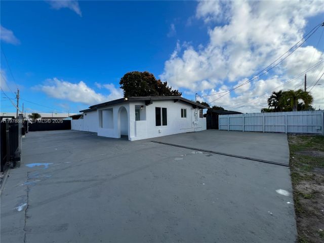 Home for sale at 10090 W Fern St - photo 7514942