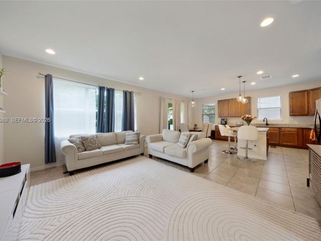 Home for rent at 932 Banyan Dr # - photo 7472834