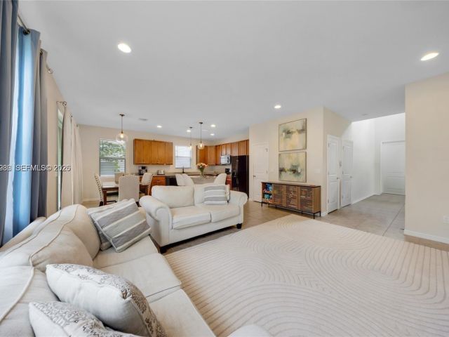 Home for rent at 932 Banyan Dr # - photo 7472836