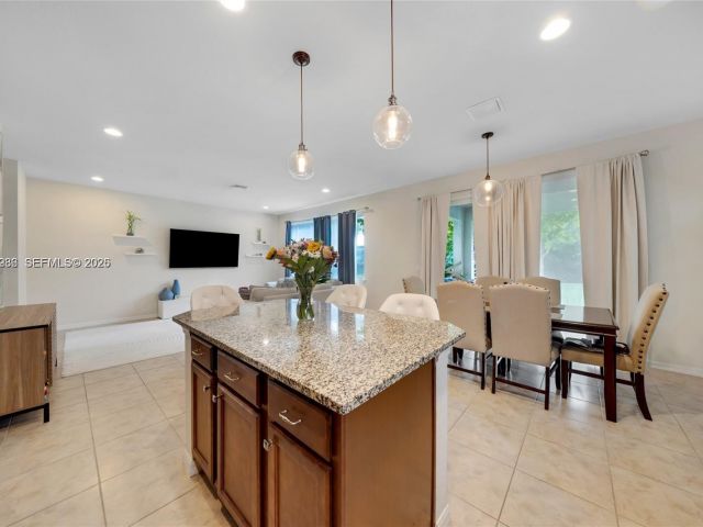 Home for rent at 932 Banyan Dr # - photo 7472840