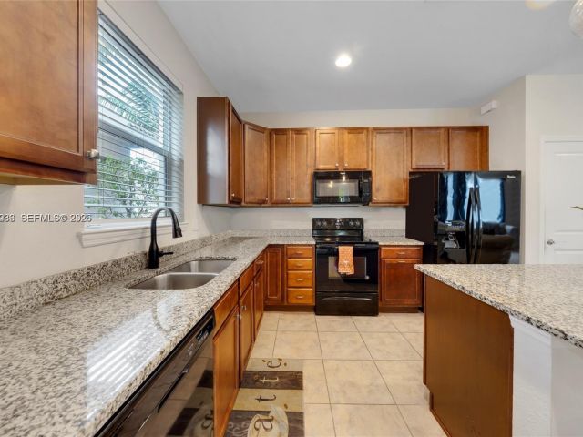 Home for rent at 932 Banyan Dr # - photo 7472842