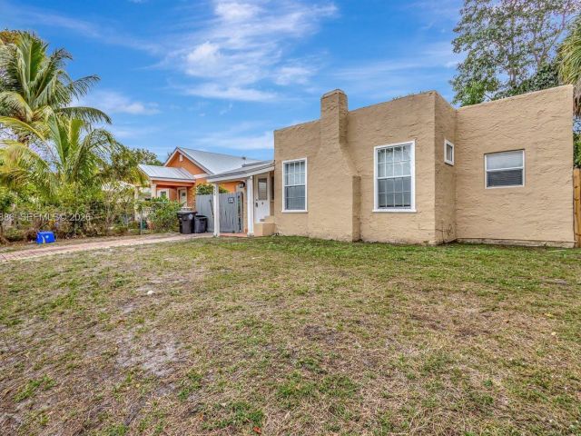 2-bedroom home for rent in West Palm Beach - 630 33rd St 0 - MondialRealty
