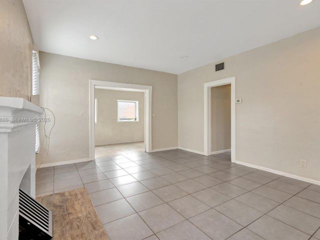 2-bedroom home for rent in West Palm Beach - 630 33rd St 0 - MondialRealty