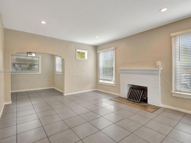 2-bedroom home for rent in West Palm Beach - 630 33rd St 0 - MondialRealty