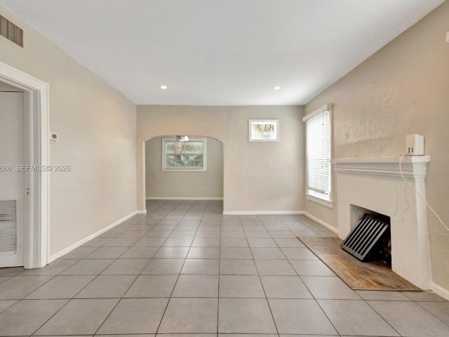 2-bedroom home for rent in West Palm Beach - 630 33rd St 0 - MondialRealty