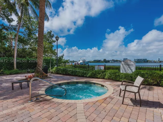 2-bedroom condo for sale in Sunny Isles Beach - 17100 N Bay Rd 1414 - MondialRealty