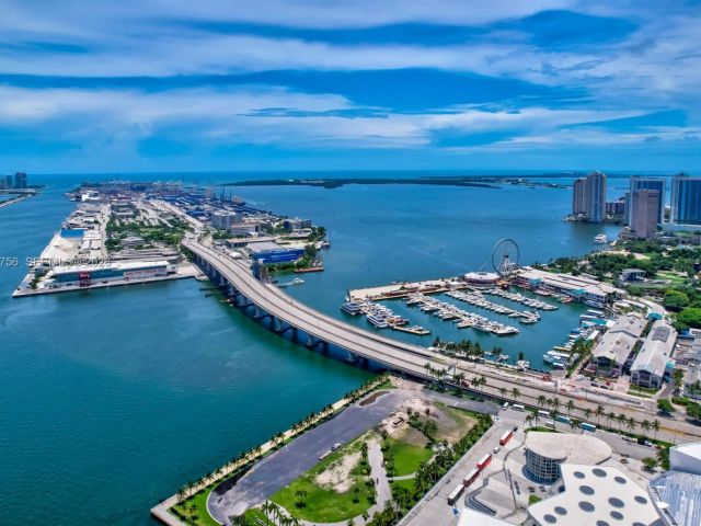 Apartment for rent  Unit #4002 - photo 7483804