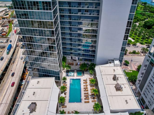 Apartment for rent  Unit #4002 - photo 7483807