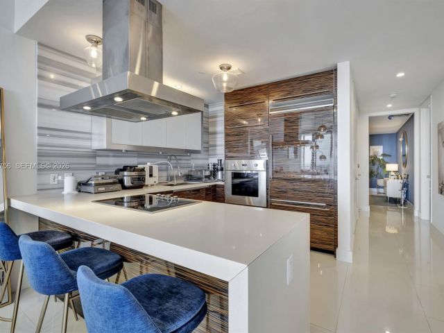 Apartment for rent  Unit #4002 - photo 7483815