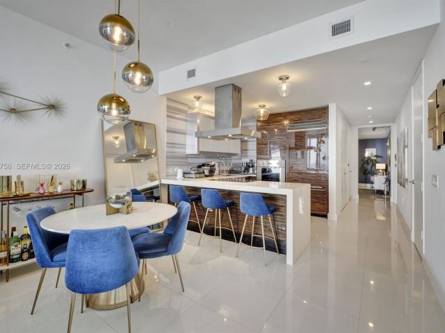 Apartment for rent  Unit #4002 - photo 7483818