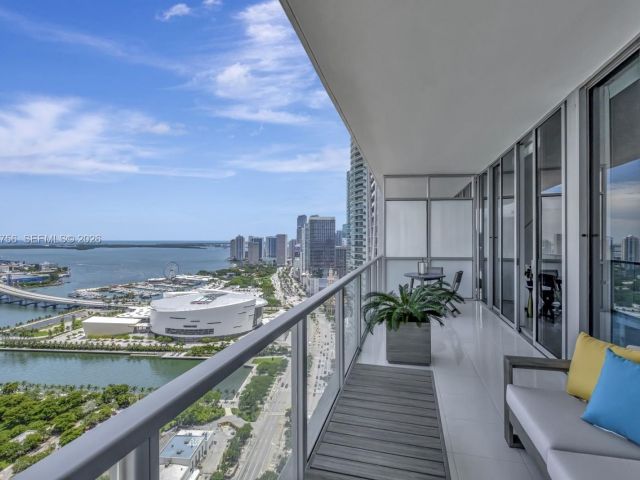 Apartment for rent  Unit #4002 - photo 7483822