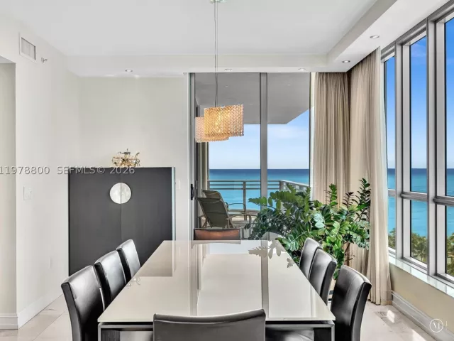 3-bedroom condo for sale in Hollywood - 3535 S Ocean Dr 905 - MondialRealty