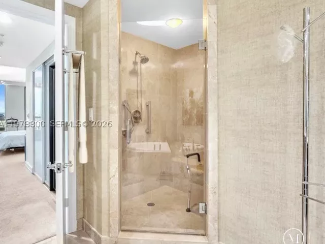 3-bedroom condo for sale in Hollywood - 3535 S Ocean Dr 905 - MondialRealty