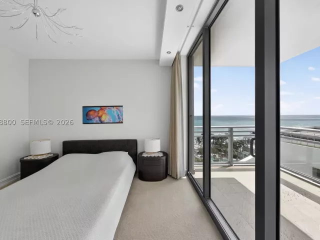 3-bedroom condo for sale in Hollywood - 3535 S Ocean Dr 905 - MondialRealty