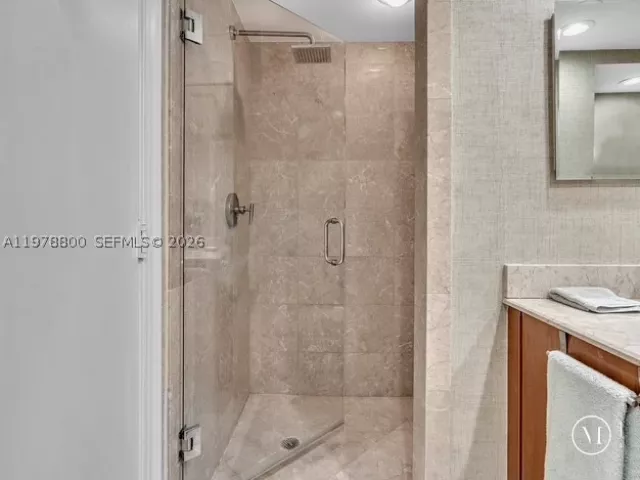 3-bedroom condo for sale in Hollywood - 3535 S Ocean Dr 905 - MondialRealty