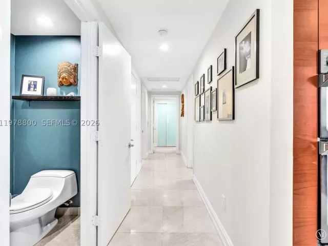 3-bedroom condo for sale in Hollywood - 3535 S Ocean Dr 905 - MondialRealty