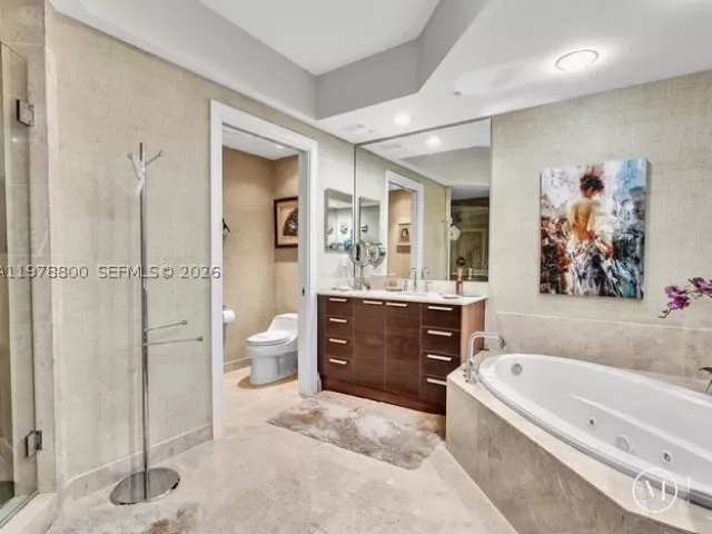 3-bedroom condo for sale in Hollywood - 3535 S Ocean Dr 905 - MondialRealty