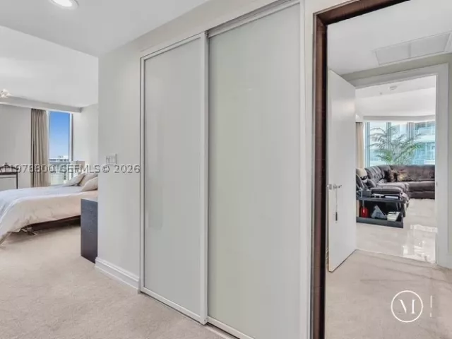 3-bedroom condo for sale in Hollywood - 3535 S Ocean Dr 905 - MondialRealty