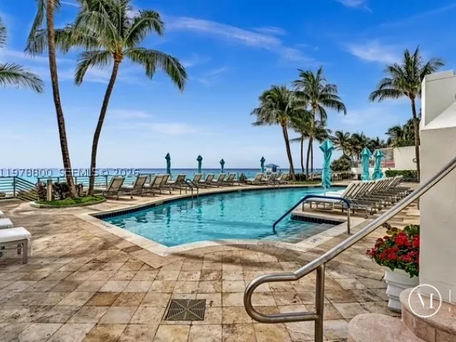3-bedroom condo for sale in Hollywood - 3535 S Ocean Dr 905 - MondialRealty