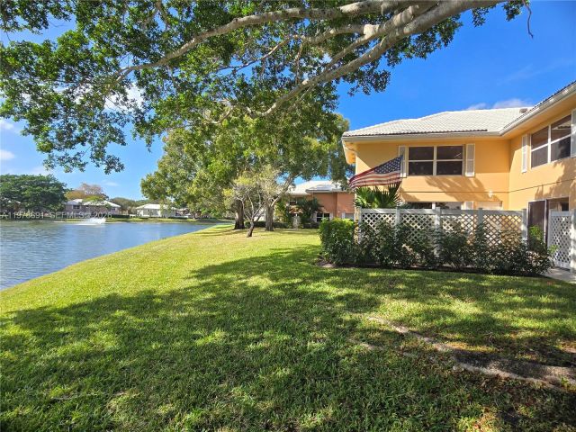 2-bedroom home for rent in West Palm Beach - 1931 Hartford Ct 21C - MondialRealty