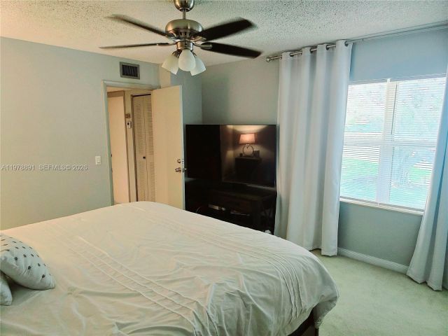 2-bedroom home for rent in West Palm Beach - 1931 Hartford Ct 21C - MondialRealty