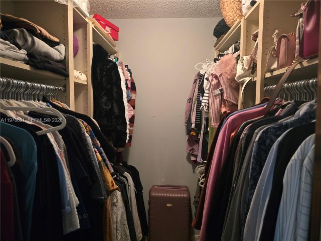 2-bedroom home for rent in West Palm Beach - 1931 Hartford Ct 21C - MondialRealty