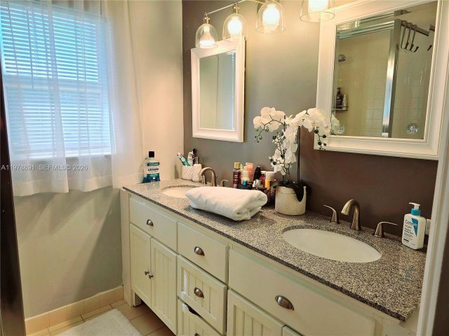 2-bedroom home for rent in West Palm Beach - 1931 Hartford Ct 21C - MondialRealty