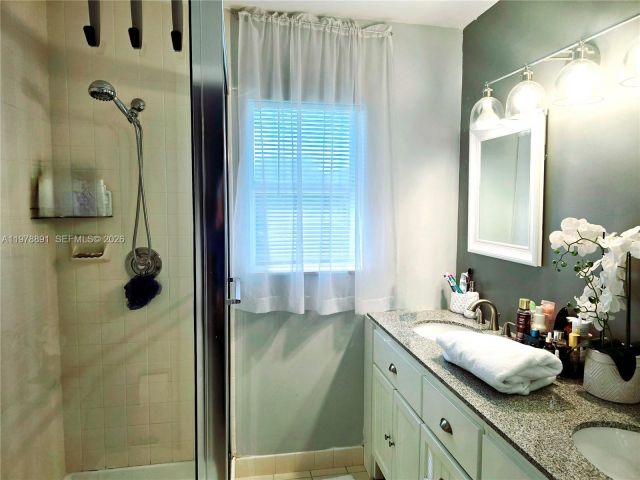 2-bedroom home for rent in West Palm Beach - 1931 Hartford Ct 21C - MondialRealty