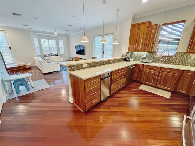 Home for sale at 229 SW 9th Ave - photo 7481592