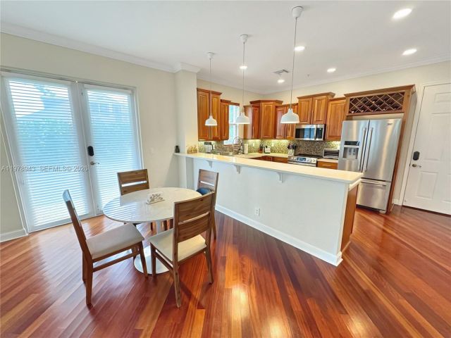 Home for sale at 229 SW 9th Ave - photo 7481593