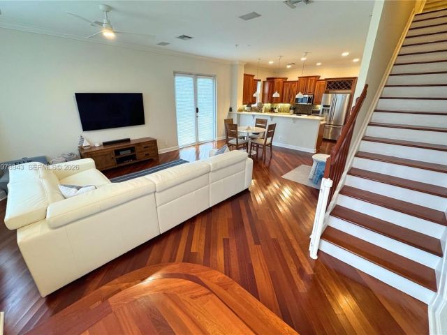 Home for sale at 229 SW 9th Ave - photo 7481596