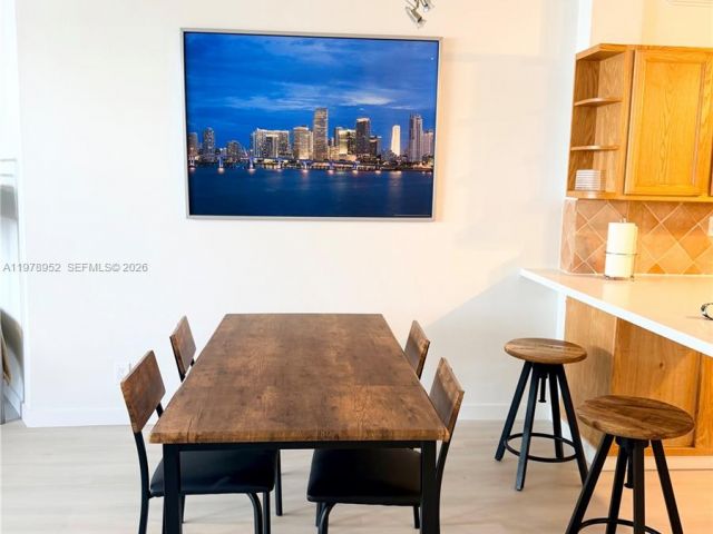 Apartment for rent  Unit #521 - photo 7470145