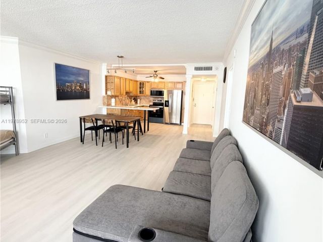 Apartment for rent  Unit #521 - photo 7470148