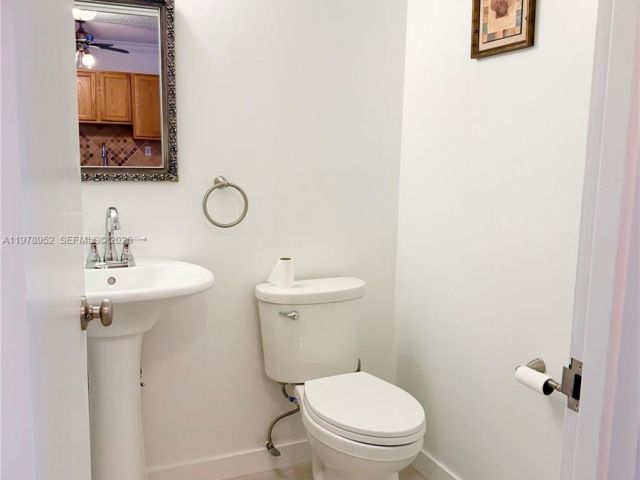 Apartment for rent  Unit #521 - photo 7470156