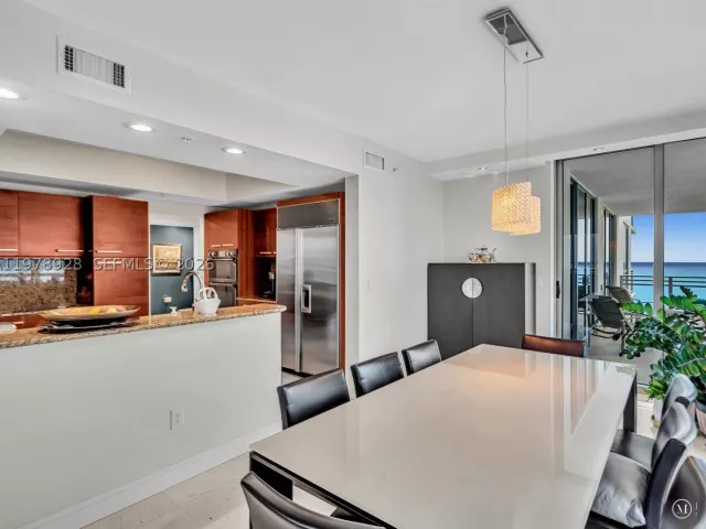 3-bedroom condo for rent in Hollywood - 3535 S OCEAN DR 905 - MondialRealty