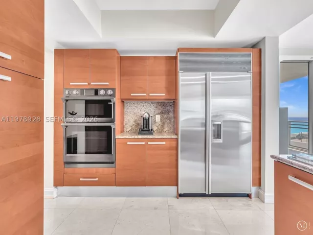3-bedroom condo for rent in Hollywood - 3535 S OCEAN DR 905 - MondialRealty